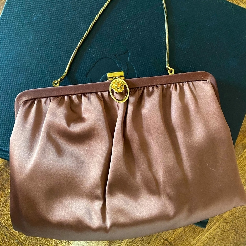 𝅺vintage André satin purse